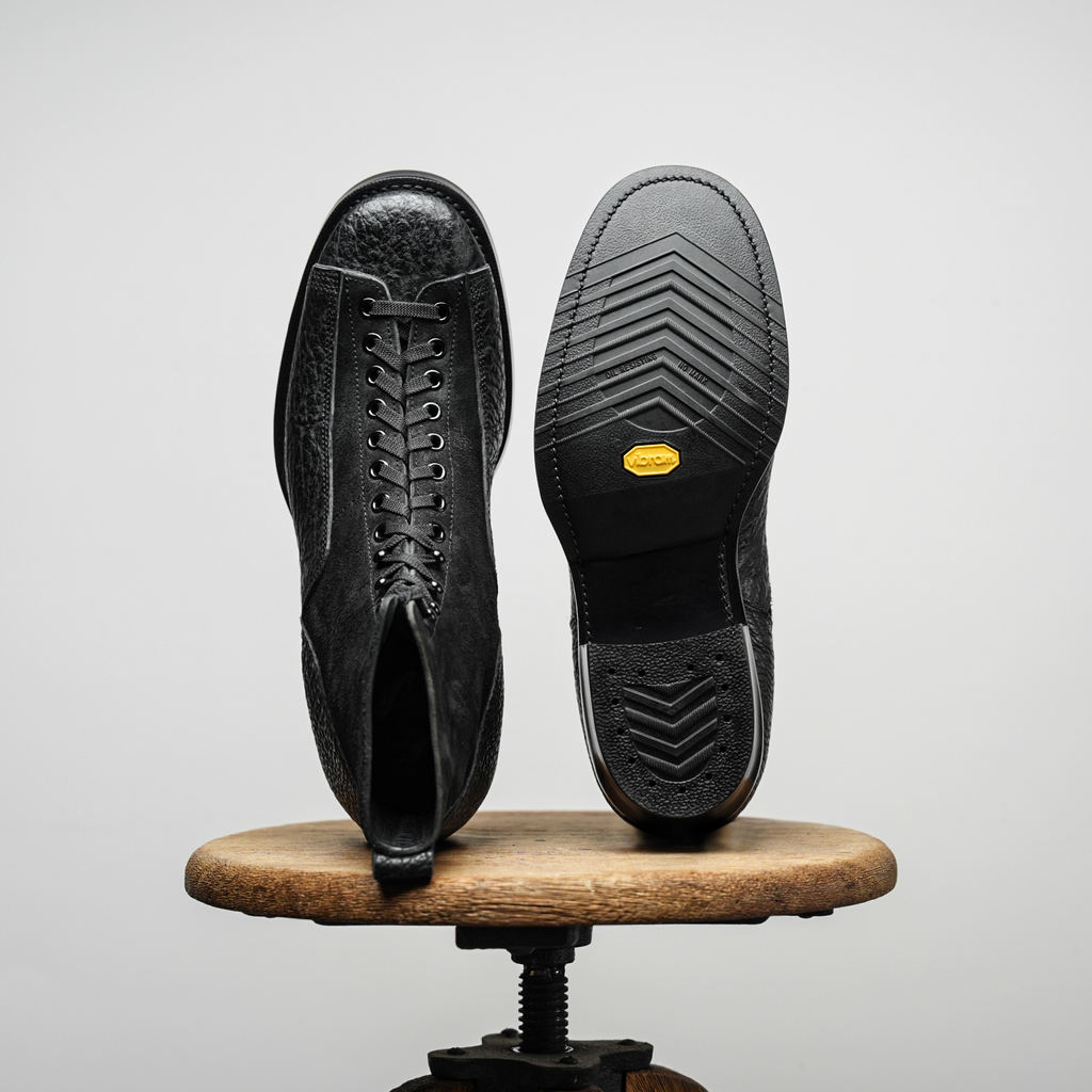 E066 last Monkey Boots - Johnny