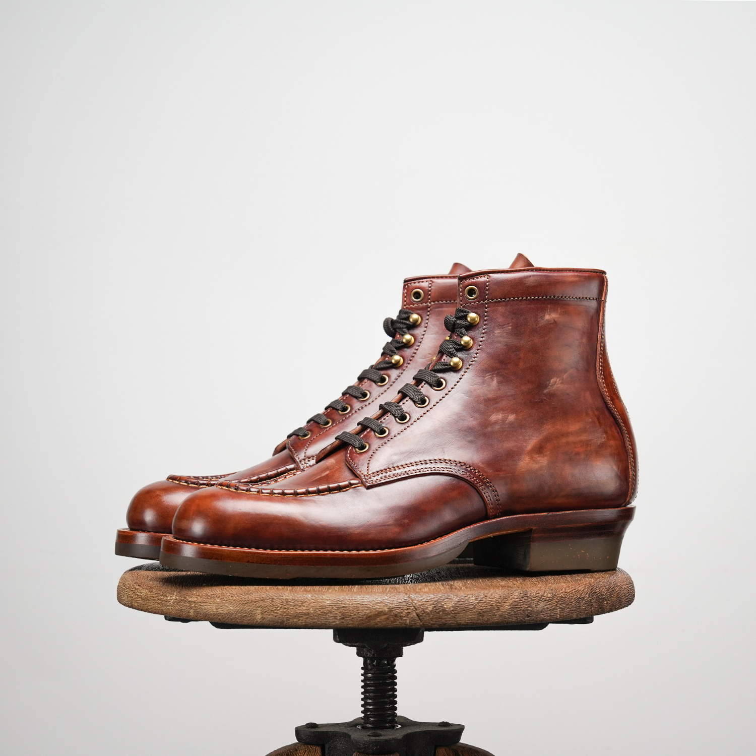 687 last  Moctoe work boots-Johnny