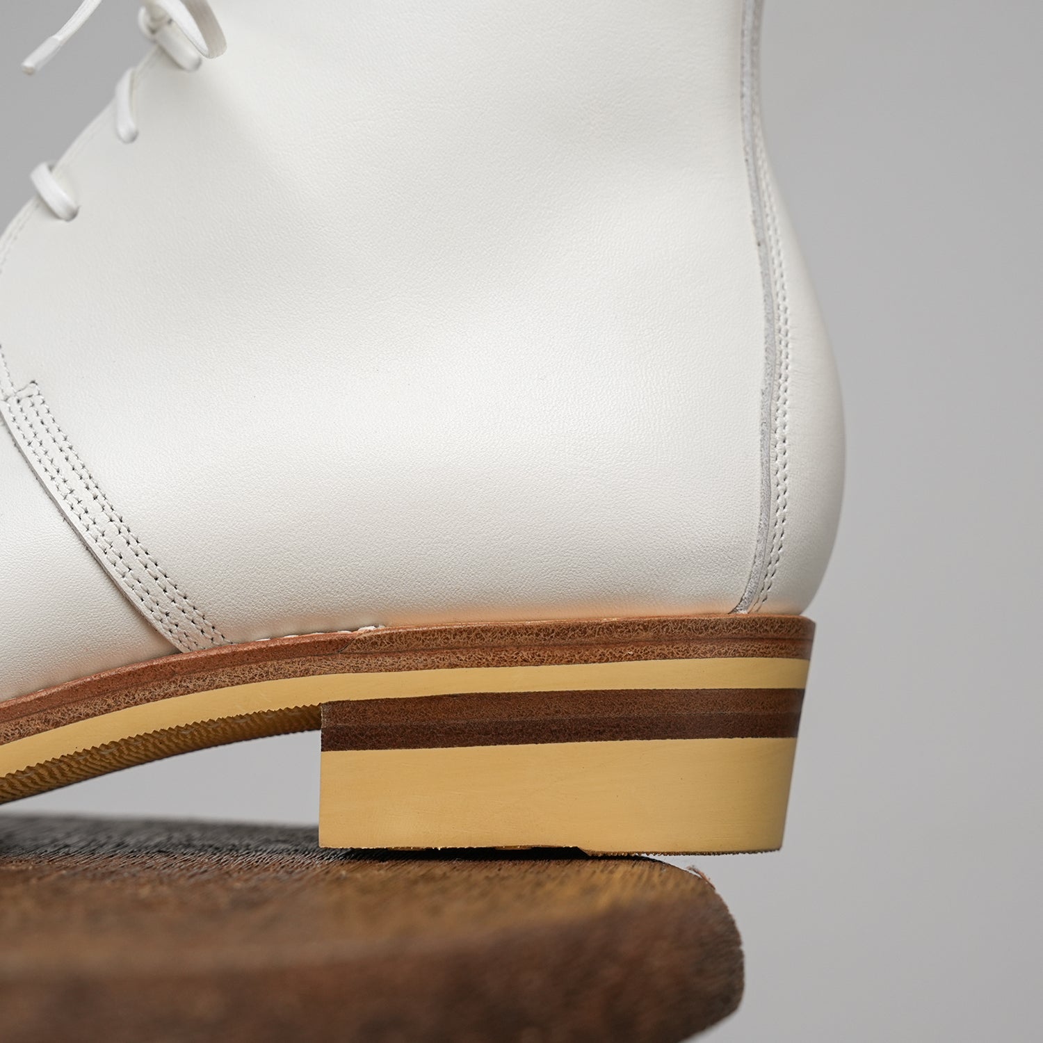 E066 last white George boots-Johnny