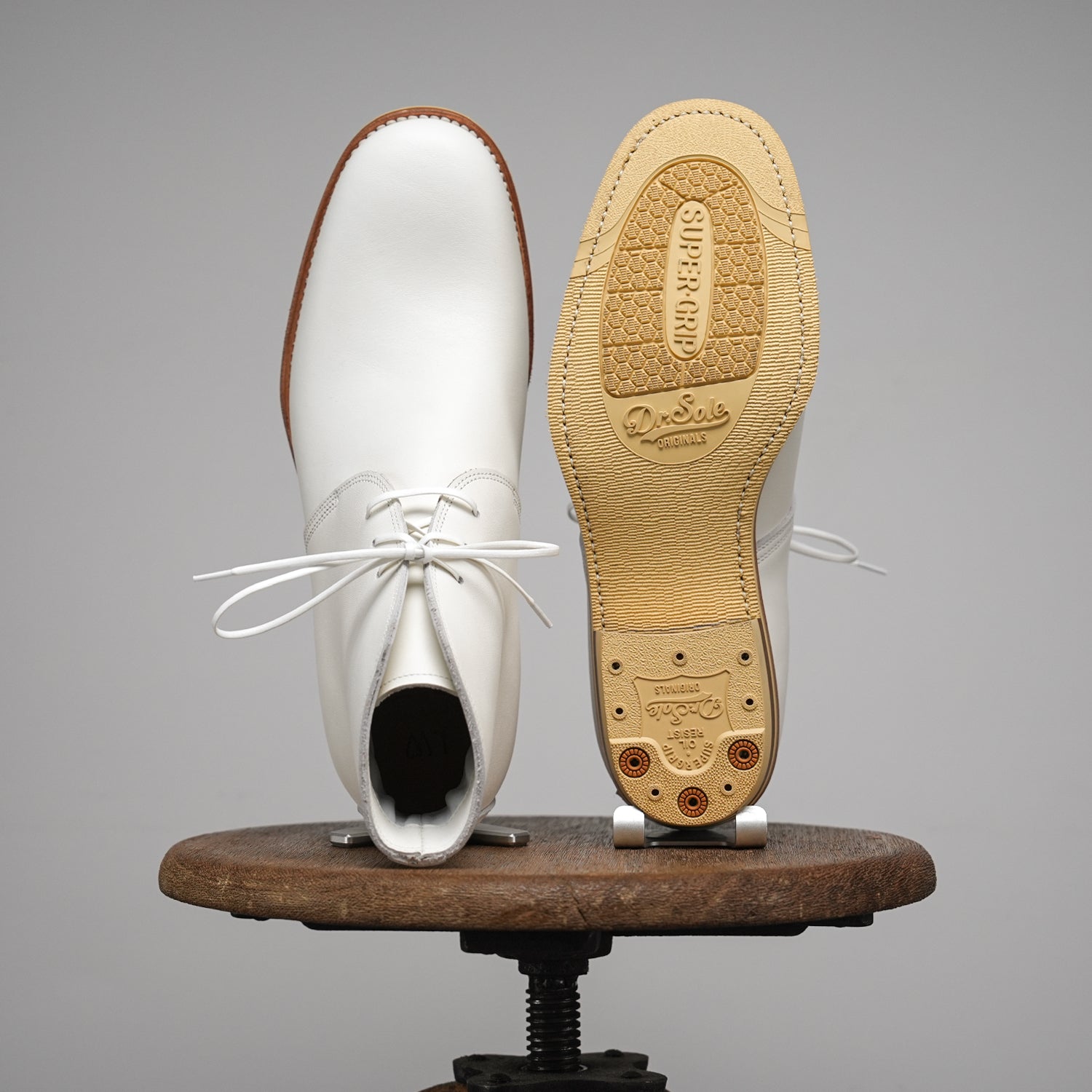 E066 last white George boots-Johnny